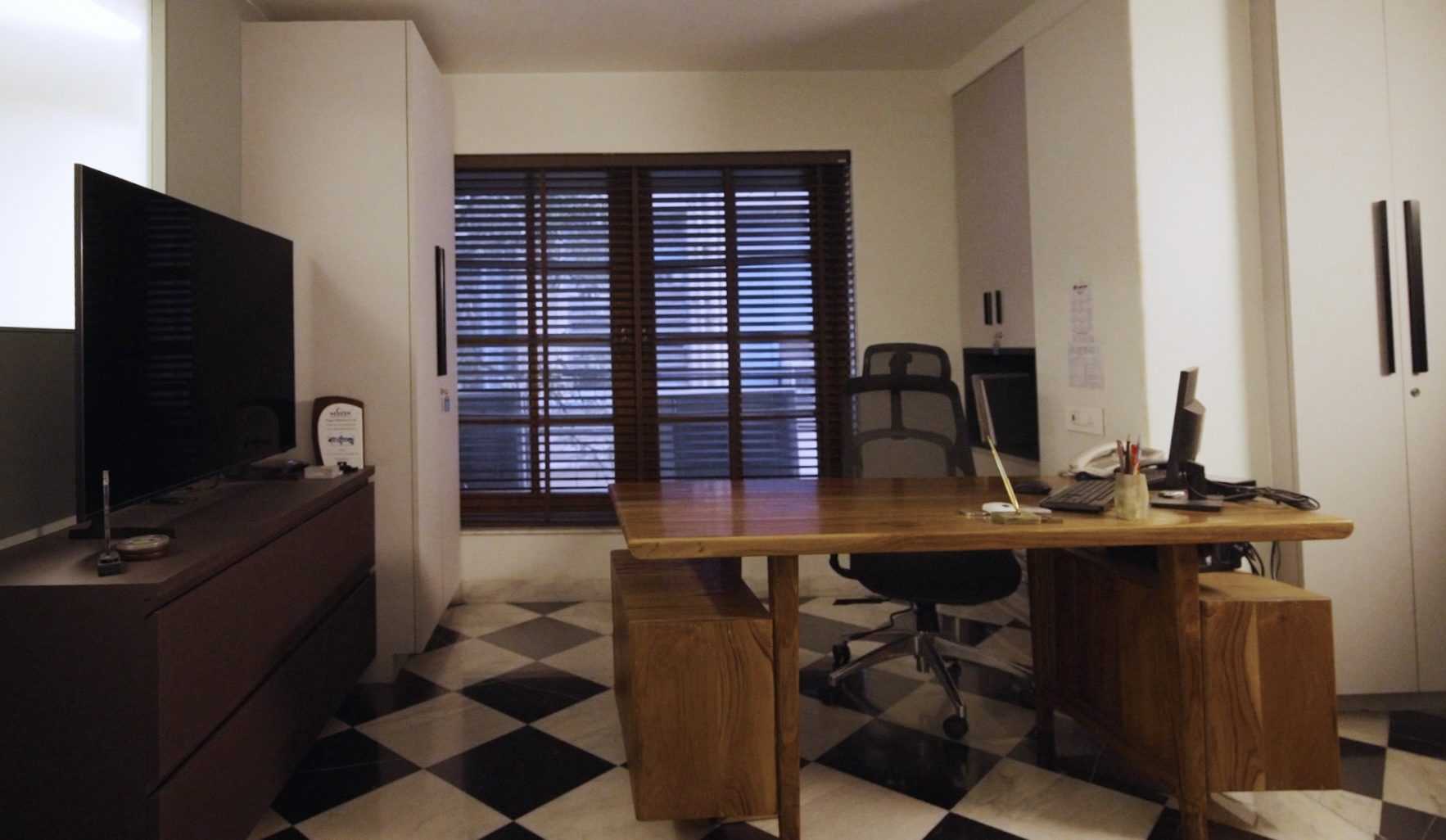 Office cabin interior design, Kolkata